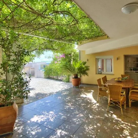 Family Friendly House With A Swimming Pool - 19969 Holiday home